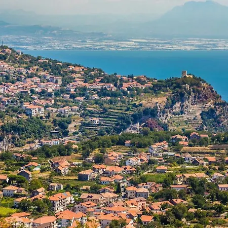 Dei Della Costiera بيت للعطل
