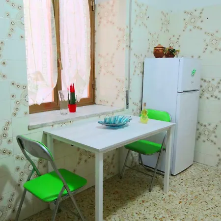 Dei Della Costiera * أَجيرولا